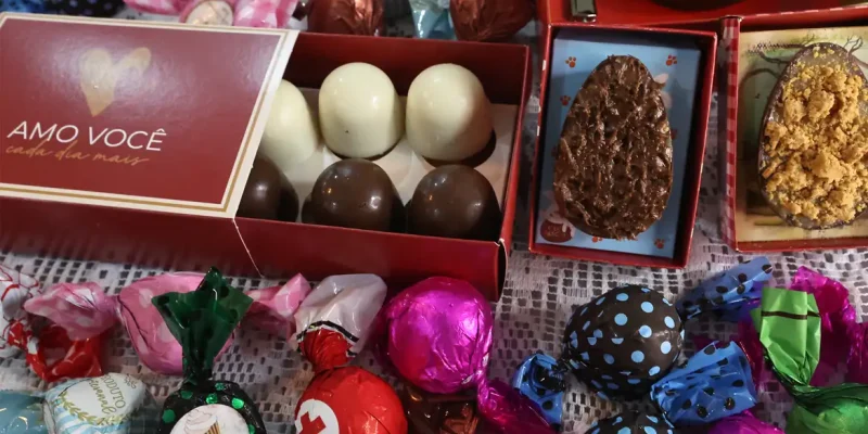 São Paulo (SP), 25/03/2025 - Ovos e bombons  de Páscoa, da chef Dayane Cristin, que vende diretamente ao público.  Foto: Paulo Pinto/Agência Brasil