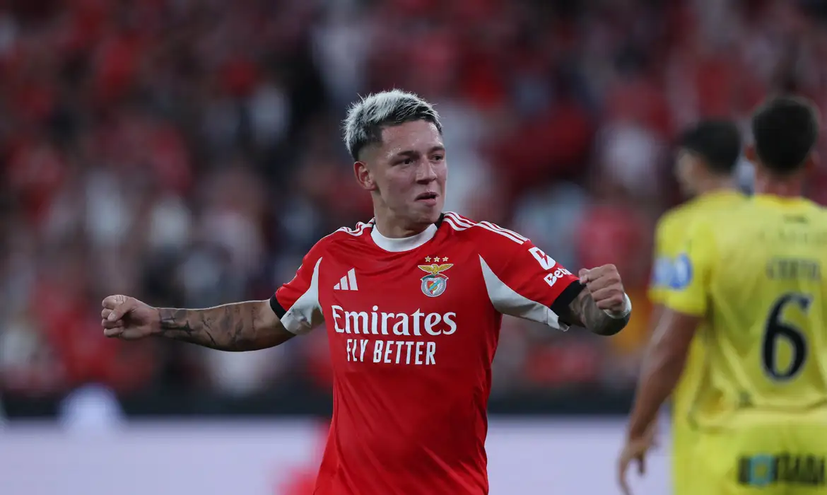 Gianluca Prestianni em jogo do Benfica contra Tondela
 23/8/2025    REUTERS/Pedro Rocha