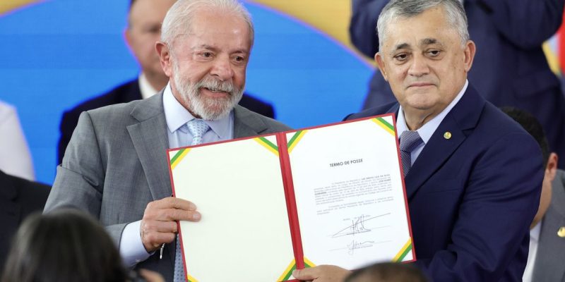 Brasília, (DF), 14/04/2026 - O presidente da República, Luiz Inácio Lula da Silva, durante cerimônia de posse do novo ministro da Secretaria de Relações Institucionais, José Guimarães. Foto: Fabio Rodrigues-Pozzebom/Agência Brasil