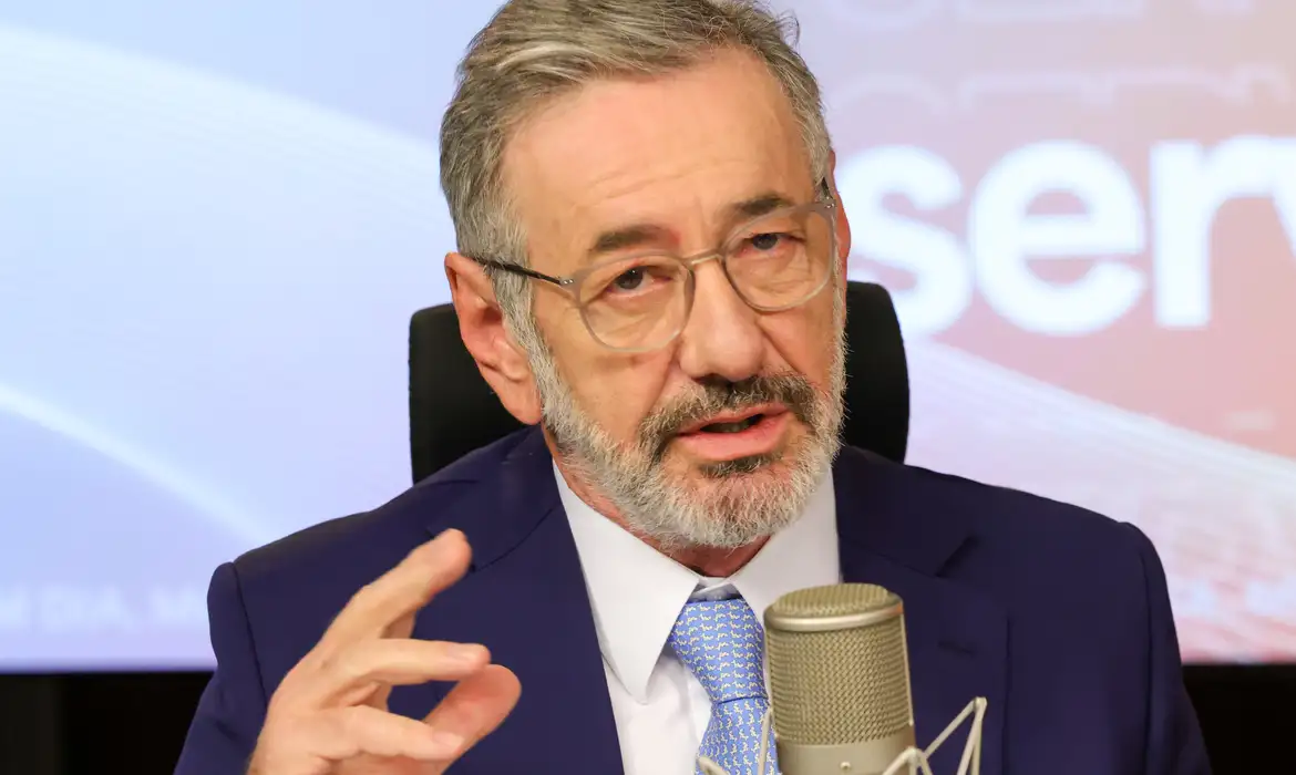 Brasília (DF) 24/04/2026 O ministro do Desenvolvimento, Indústria, Comércio e Serviços, Márcio Elias Rosa, participa do programa Bom Dia, Ministro. Foto: Fabio Rodrigues-Pozzebom/ Agência Brasil