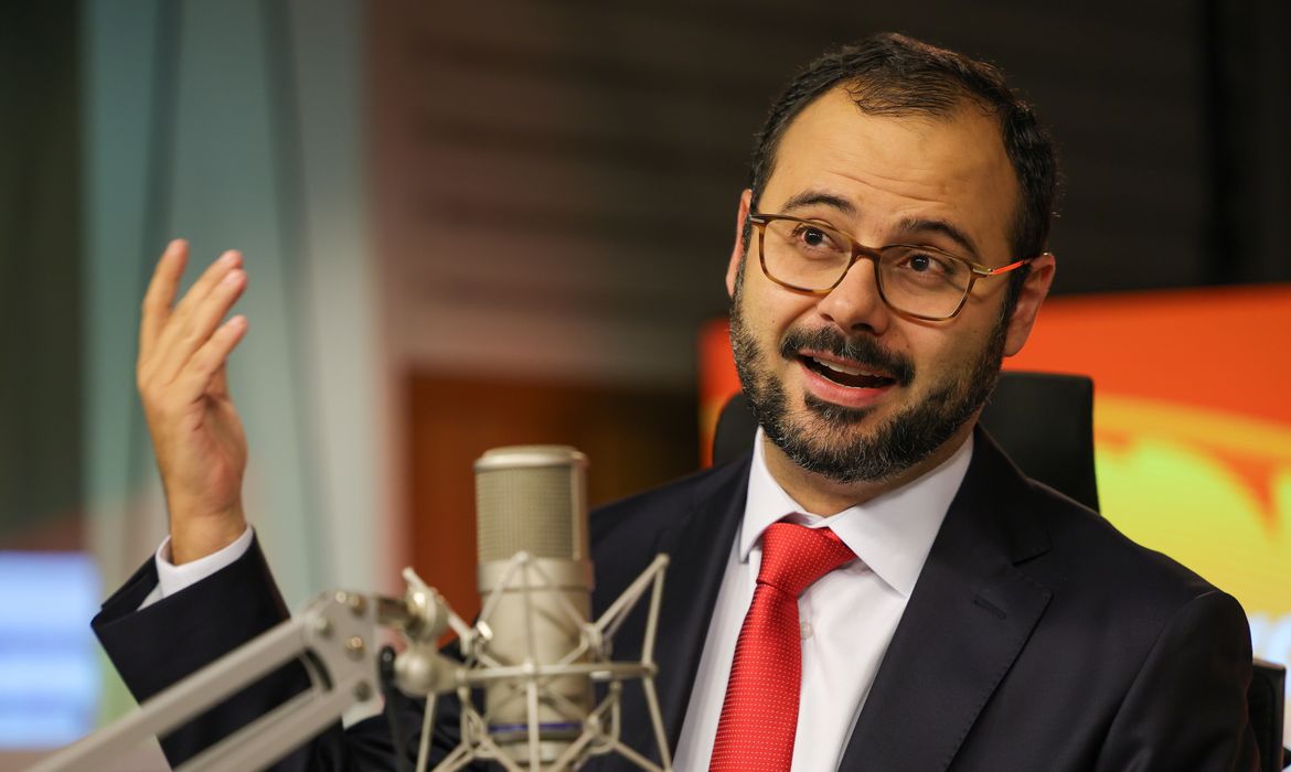 Brasília (DF) 28/04/2026 - O ministro do Empreendedorismo, da Microempresa e da Empresa de Pequeno Porte, Paulo Pereira,  participa do programa Bom Dia, Ministro. Foto: Fabio Rodrigues-Pozzebom/ Agência Brasil