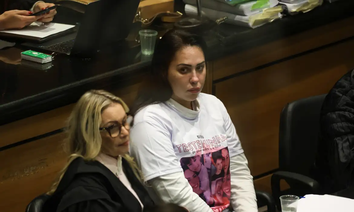 Rio de Janeiro (RJ), 23/03/2026 – A mãe do menino Henry Borel, Monique Medeiros e advogados de defesa durante Tribunal do Júri, no Tribunal de Justiça do Rio de Janeiro, no centro da capital fluminense. Foto: Tomaz Silva/Agência Brasil