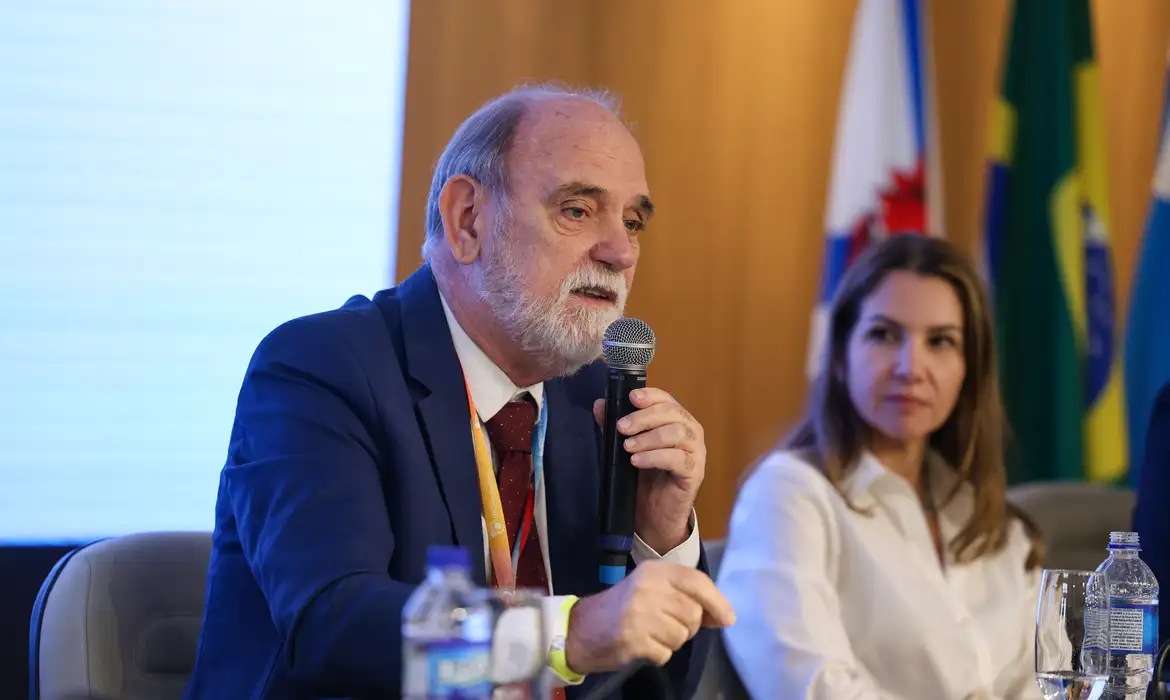 Rio de Janeiro (RJ), 01/04/2026 – O diretor-geral do Instituto Nacional de Câncer (INCA), Roberto Gil durante lançamento de estudo da instituição para implementação de programa nacional de rastreamento de câncer de pulmão no Sistema Único de Saúde (SUS), apresentado no Hospital Souza Aguiar, no centro do Rio de Janeiro. Foto: Tomaz Silva/Agência Brasil