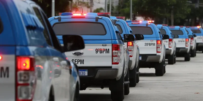 A secretaria de estado de Polícia Militar do Rio de Janeiro entrega  mais um lote de 114 viaturas adquiridas no ano passado para recompor a frota da corporação.