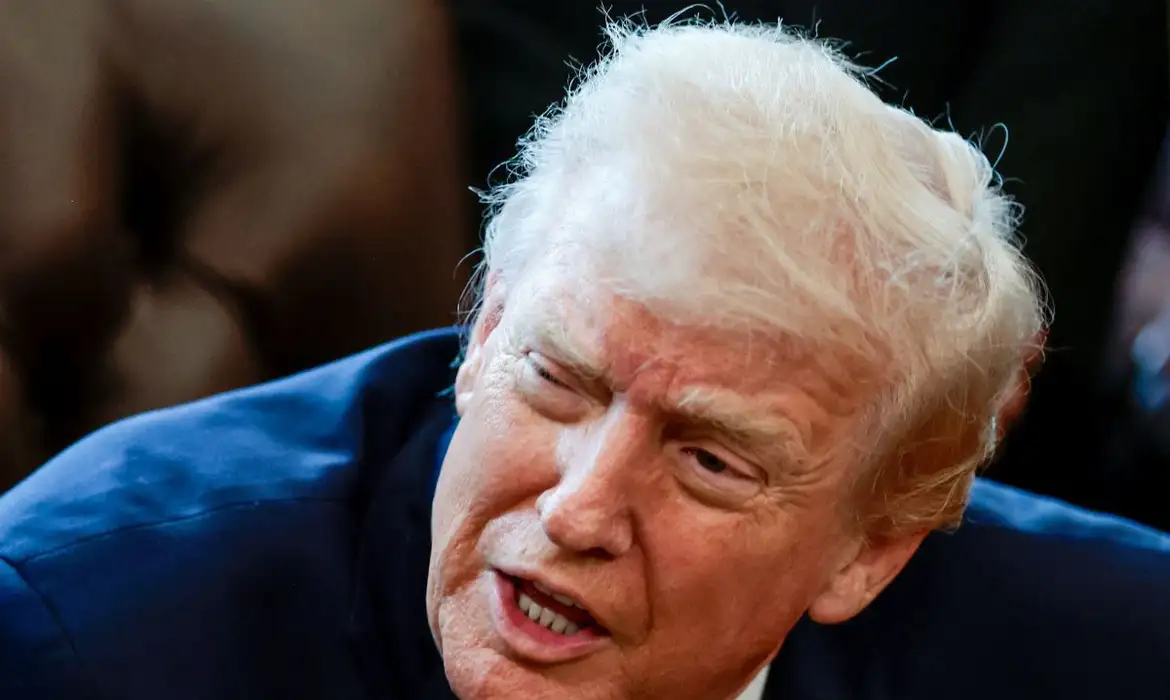 Trump diz que EUA precisam controlar Groenlândia para deter Rússia e China. Foto: REUTERS/Evelyn Hockstein