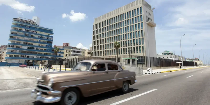 Fachada da Embaixada dos EUA em Havana, Cuba