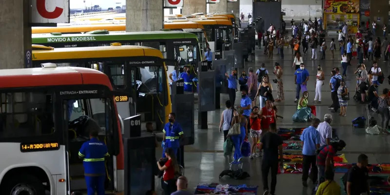 Movimentação na rodoviária do Plano Piloto, em Brasília.