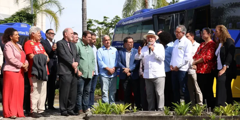 Rio de Janeiro (RJ), 22/05/2026 - O presidente da República, Luiz Inácio Lula da Silva, participa da inauguração das novas instalações do Centro de Desenvolvimento Tecnológico em Saúde (CDTS/Fiocruz), o lançamento do Centro de Desenvolvimento e Produção de Terapias CAR-T e a entrega de 42 veículos do programa Agora Tem Especialistas-Caminhos da Saúde e do SAMU para o estado. Foto: Rovena Rosa/Agência Brasil
