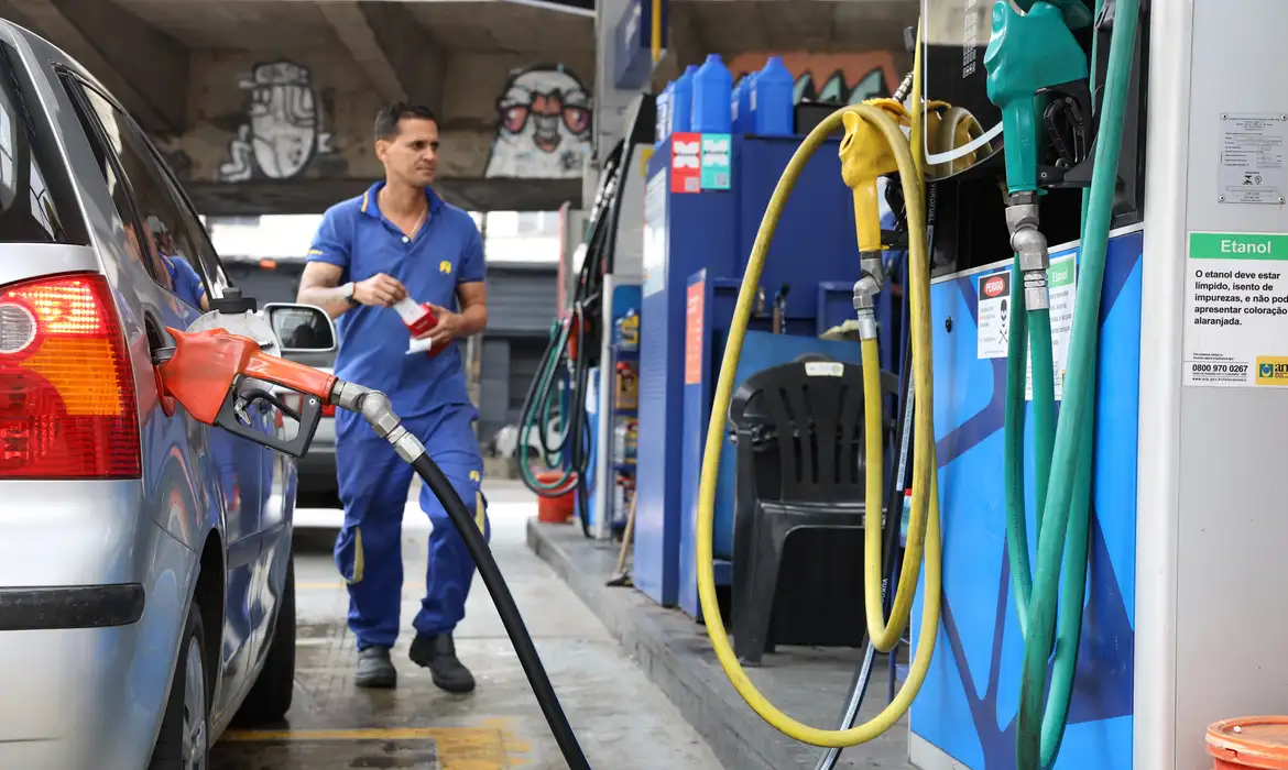 Rio de Janeiro (RJ), 20/03/2026 - Posto de gasolina Ipiranga no Castelo. Foto: Rovena Rosa/Agência Brasil