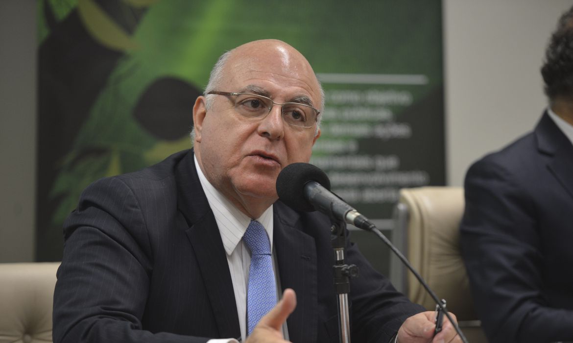 Brasília - Deputado Arnaldo Jardim durante reunião da Frente Parlamentar Ambientalista da Câmara dos Deputados (Antonio Cruz/Agência Brasil)