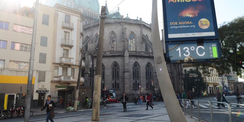 São Paulo - Os termômetros marcam 13ºC na manhã de hoje na capital paulista (Rovena Rosa/Agência Brasil)
