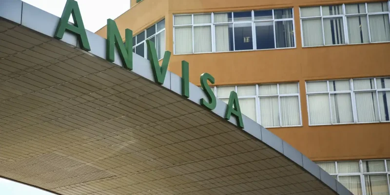 Fachada do edifício sede da Agência Nacional de Vigilância Sanitária (Anvisa).