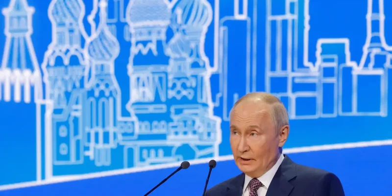 Presidente russo Vladimir Putin em Moscou
 18/3/2025   Reuters/Maxim Shemetov/Proibida reprodução