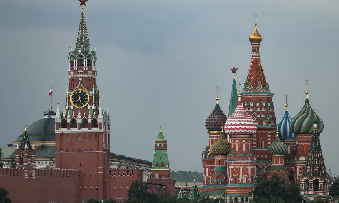 Uma vista da torre Spasskaya do Kremlin e da Catedral de São Basílio
14 de julho de 2025
 REUTERS/Evgenia Novozhenina/ Proibida Reprodução