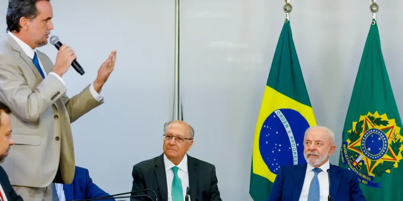 Brasília (DF), 12/05/2026 - Presidente da República, Luiz Inácio Lula da Silva, durante Assinatura da MP para zerar imposto federal da Taxa das Blusinhas, no Palácio do Planalto. Foto: Wallison Breno/PR