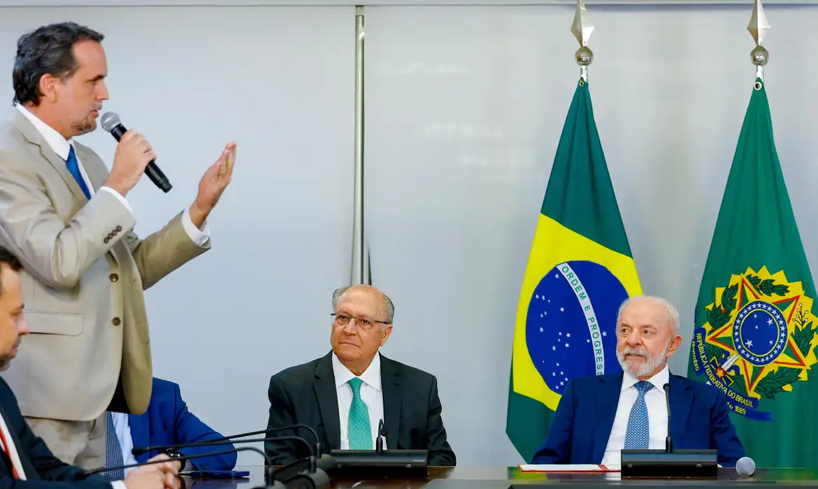 Brasília (DF), 12/05/2026 - Presidente da República, Luiz Inácio Lula da Silva, durante Assinatura da MP para zerar imposto federal da Taxa das Blusinhas, no Palácio do Planalto. Foto: Wallison Breno/PR