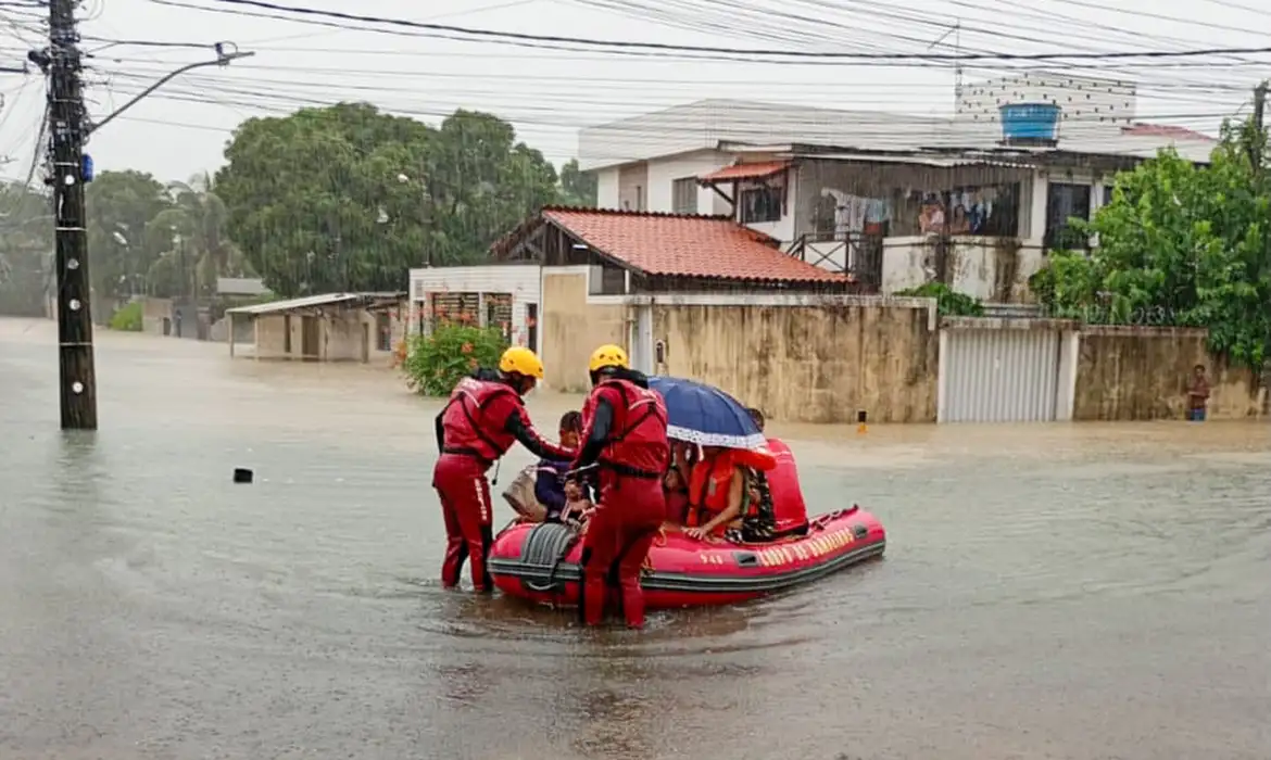 Brasília (DF), 02/05/2026 - O Governo do Estado segue atuando sem pausa nas regiões mais afetadas pelas fortes chuvas que atingem boa parte de Pernambuco.
Foto: Defesa Civil-PE