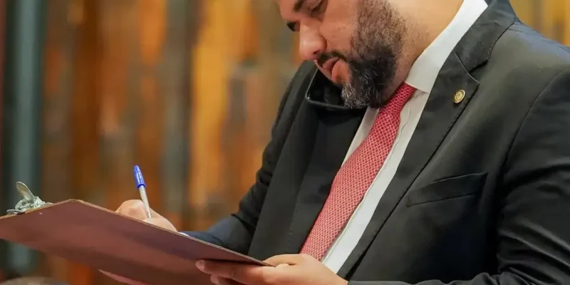05/05/2026 - Deputado estadual Thiago Rangel (Avante) foi preso pela PF (Polícia Federal) no Rio de Janeiro, na manhã desta terça-feira (5), durante a quarta fase da Operação Unha e Carne.  •  @thiagorangeloficial/ Instagram