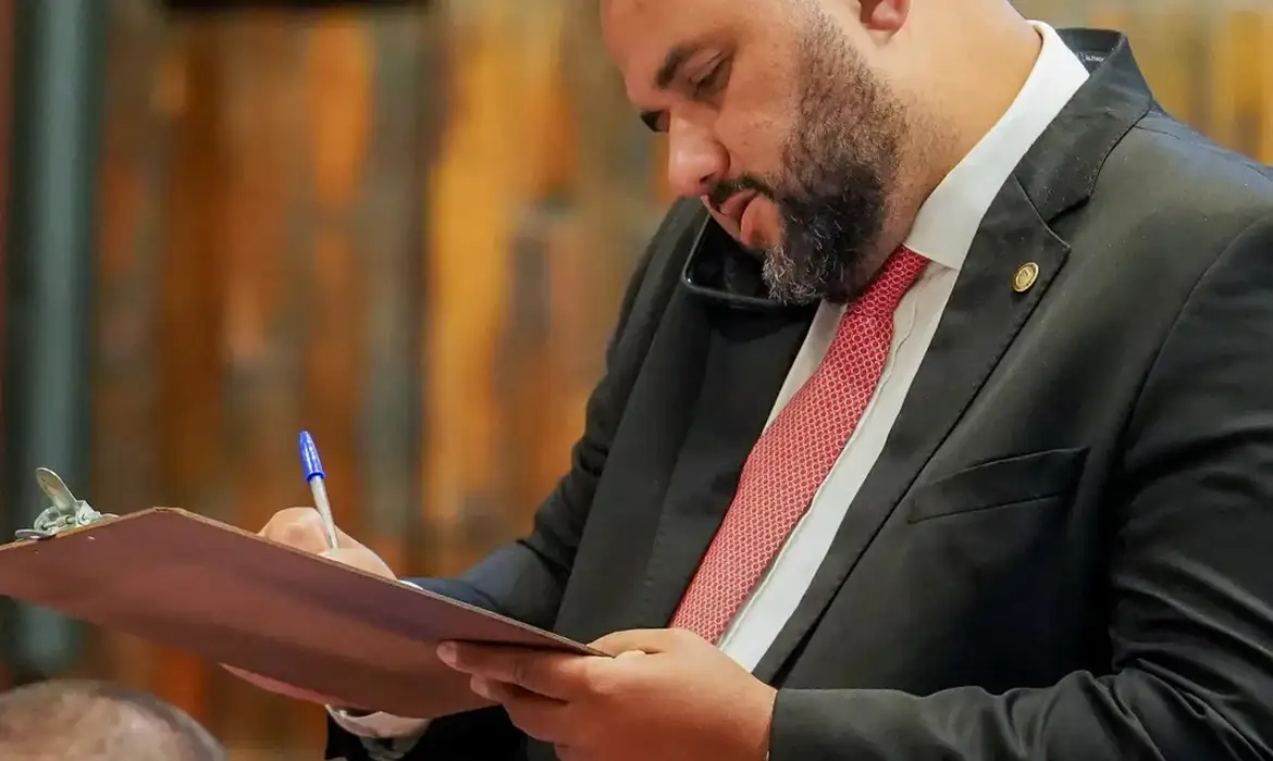 05/05/2026 - Deputado estadual Thiago Rangel (Avante) foi preso pela PF (Polícia Federal) no Rio de Janeiro, na manhã desta terça-feira (5), durante a quarta fase da Operação Unha e Carne.  •  @thiagorangeloficial/ Instagram