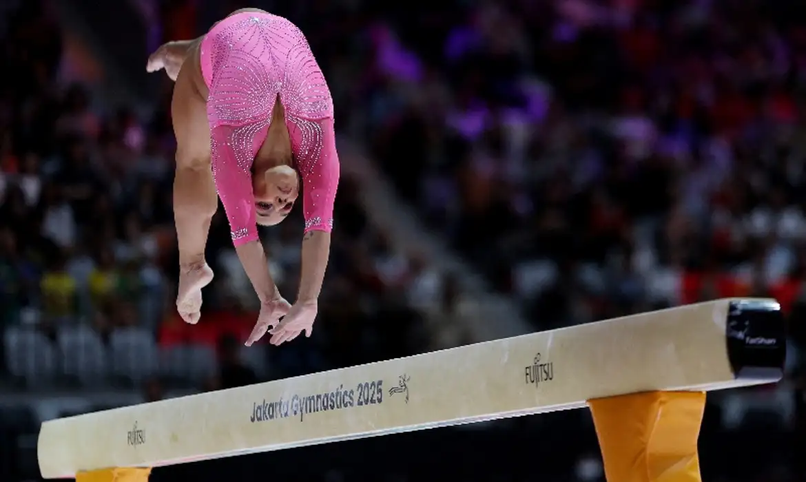 Flávia Saraiva no campeonato Mundial de Ginástica Artística de 2025
   25 de outubro de 2025     REUTERS/Ajeng Dinar Ulfiana
