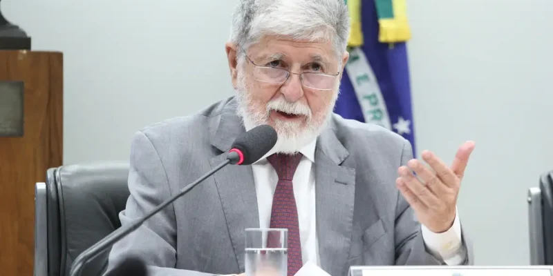 Brasília (DF), 29/10/2024 - Assessor-Chefe da Assessoria Especial do Presidente da República, Celso Amorim durante audiência na Comissão de Relações Exteriores e de Defesa Nacional da Câmara dos Deputados. Foto: Vinicius Loures/Câmara dos Deputados
