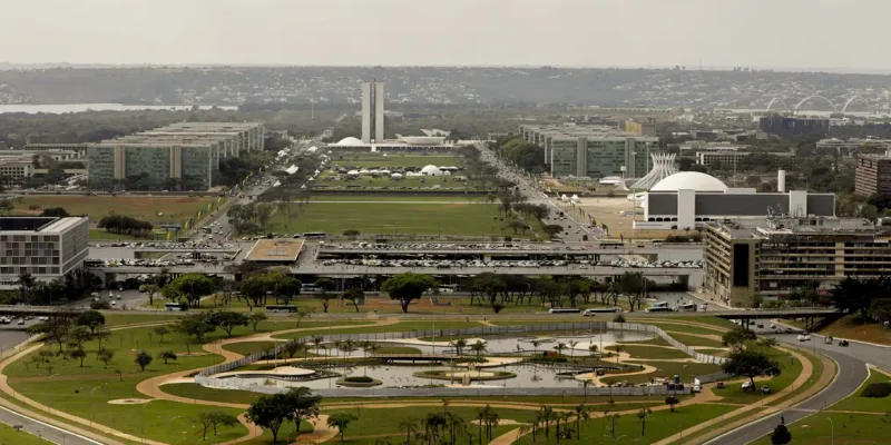 Brasília (DF) - 05/09/2023 - Vista da Esplanada dos Ministérios preparada para receber o desfile de 7 de setembro
Foto: Joédson Alves/Agência Brasil