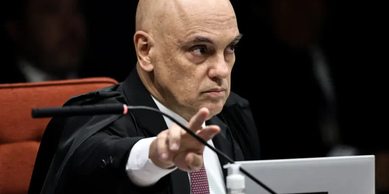 Brasília (DF), 11/09/2025 - O ministro Alexandre de Moraes durante sessão na Primeira Turma do Supremo Tribunal Federal (STF), que realiza o quinto dia de julgamento dos réus do Núcleo 1 da trama golpista, formado pelo ex-presidente Jair Bolsonaro e mais sete aliados. Foto: Marcelo Camargo/Agência Brasil