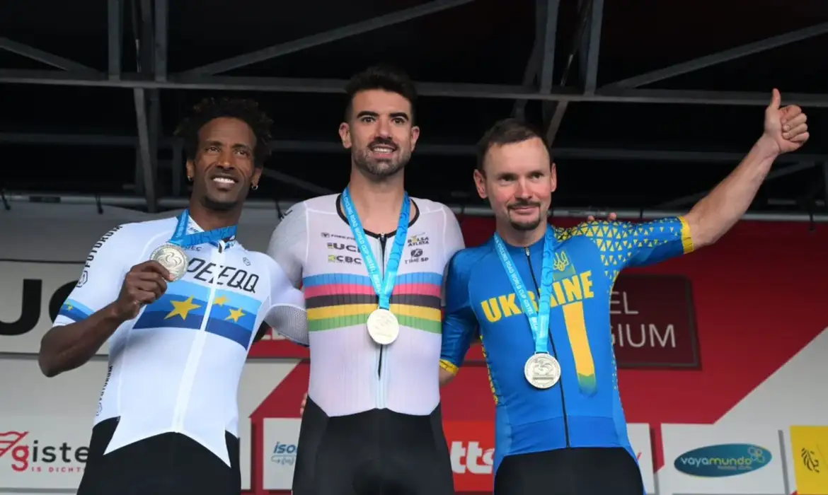 Lauro Chaman é campeão de prova de ciclismo de estrada em etapa da Copa do Mundo - em 1º/05/2026