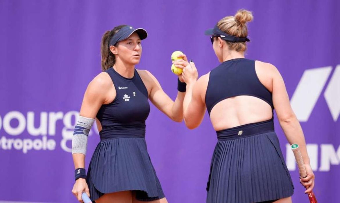 Luisa Stefani e Gabriela Dabrowski avançam à final do WTA de Estrasburgo - em 22/05/2026