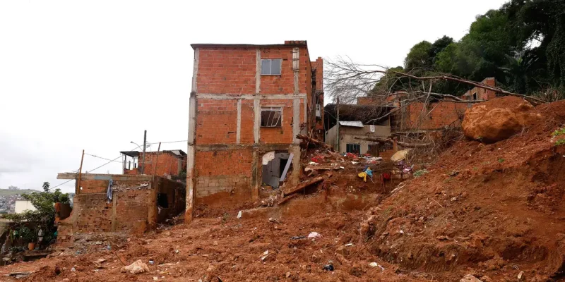 Juiz de Fora (MG), 19/03/2026 - Parque Jardim Burnier, um dos bairros mais atingidos pela chuva. Um mês depois dos deslizamentos e alagamentos que causaram a morte de mais de 70 pessoas em Juiz de Fora, além de deixar milhares de pessoas desabrigadas. Foto: Tânia Rêgo/Agência Brasil