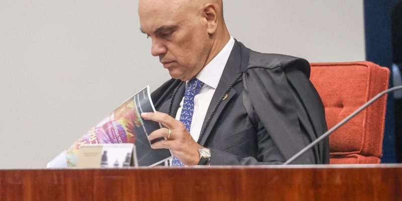 Brasília (DF), 25/02/2026 – Ministro Alexandre de Moraes participa no plenário da primeira turma do segundo dia do julgamento no STF dos mandantes do assassinato da ex-vereadora, Marielle Franco.
Foto: Valter Campanato/Agência Brasil