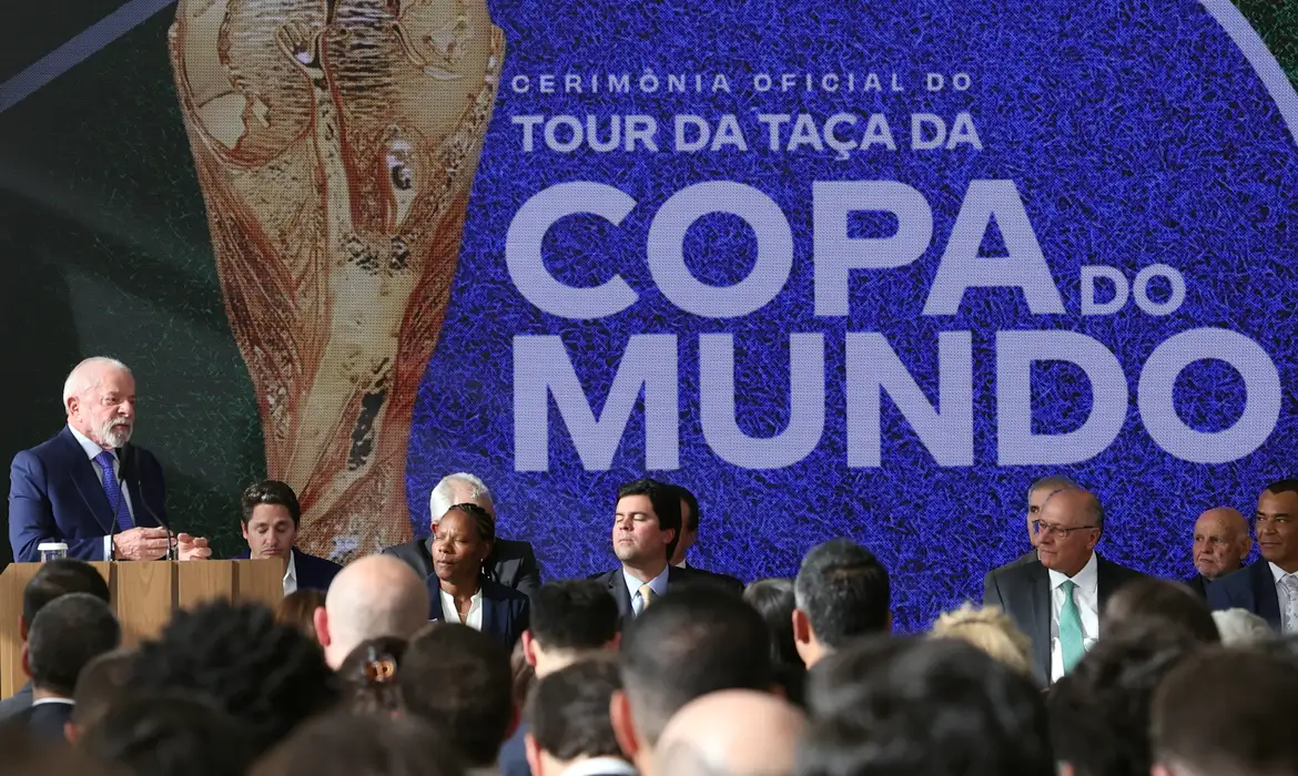 Brasília (DF), 26/02/2026 - Presidente da República, Luiz Inácio Lula da Silva, durante cerimônia de apresentação das taças da Copa do Mundo de 2026 e da Copa do Mundo Feminina de 2027, realizado no Palácio do Planalto. Foto: Valter Campanato/Agência Brasil