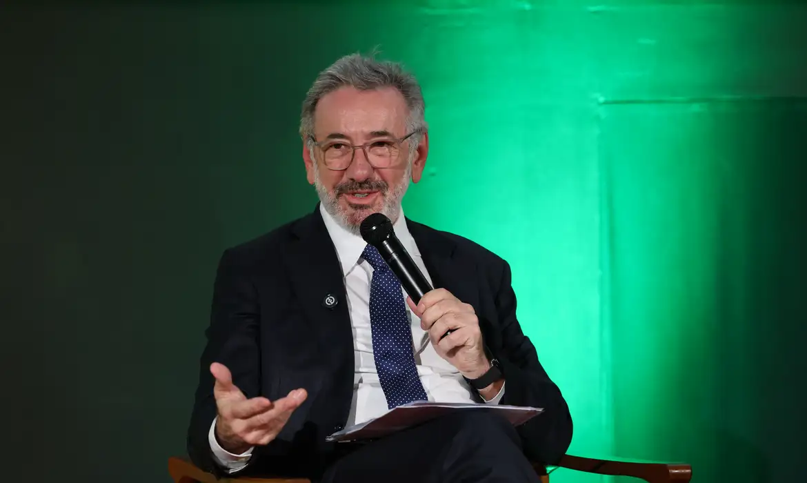 Rio de Janeiro (RJ), 25/05/2026 - O ministro do Estado do Desenvolvimento, Indústria, Comércio e Serviços, Márcio Elias Rosa, lança o Programa da Nova Indústria do Audiovisual Brasileiro, em parceria com a Federação da Indústria e Comércio Audiovisual - FICA, no Cinesystem Belas Artes. Foto: Rovena Rosa/Agência Brasil