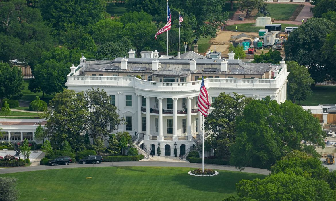 Aerial view from the top of the Washington Monument of the White House in Washington, D.C., U.S., May 2, 2026. REUTERS/Ken Cedeno