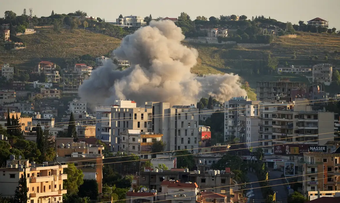 Smoke billows from southern Lebanon following an Israeli strike, as seen from Nabatieh, Lebanon, June 6, 2026. REUTERS/Stringer