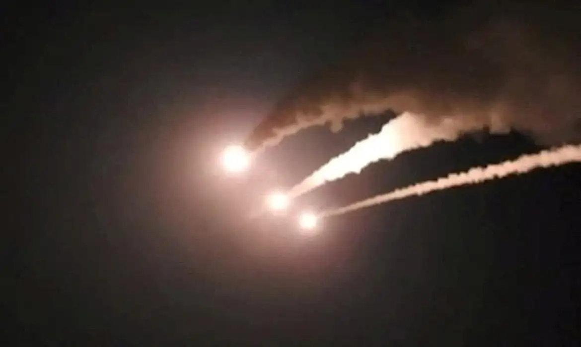 Iran launches missiles towards Israel, at an unknown location, in this still image taken from a video released June 7, 2026. Pool via WANA (West Asia News Agency)/ via REUTERS ATTENTION EDITORS - THIS PICTURE WAS PROVIDED BY A THIRD PARTY. IRAN OUT. NO COMMERCIAL OR EDITORIAL SALES IN IRAN. NO USE BBC PERSIAN. NO USE VOA PERSIAN. NO USE MANOTO. NO USE IRAN INTERNATIONAL. NO USE RADIO FARDA. NO USE ISRAEL.  Verification lines: Reuters could not verify the date and location of the footage. No older versions were found posted online before June 7. Iran's State media reported waves of missiles towards Israel. The Israeli military said it had identified missiles launched from Iran on June 7. ISRAEL OUT. NO COMMERCIAL OR EDITORIAL SALES IN ISRAEL