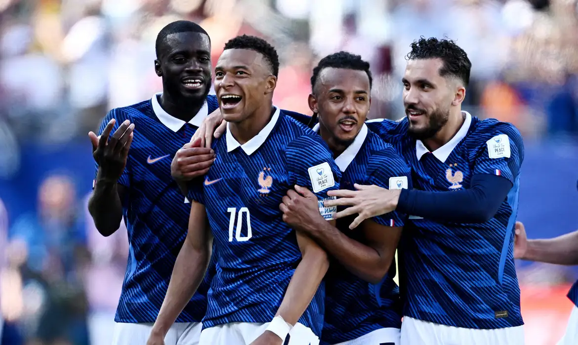 Soccer Football - FIFA World Cup 2026 - Group I - France v Senegal - New York/New Jersey Stadium, East Rutherford, New Jersey, U.S. - June 16, 2026 France's Kylian Mbappe celebrates scoring their third goal with Dayot Upamecano, Jules Kounde and Rayan Cherki REUTERS/Dylan Martinez     TPX IMAGES OF THE DAY
