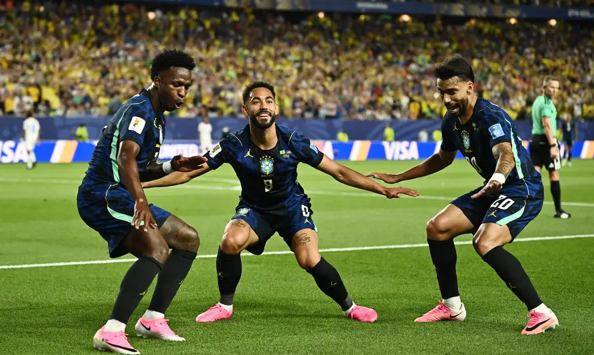 Soccer Football - FIFA World Cup 2026 - Group C - Brazil v Haiti - Philadelphia Stadium, Philadelphia, Pennsylvania, U.S. - June 19, 2026 Brazil's Matheus Cunha celebrates scoring their second goal with Vinicius Junior and Lucas Paqueta REUTERS/Dylan Martinez