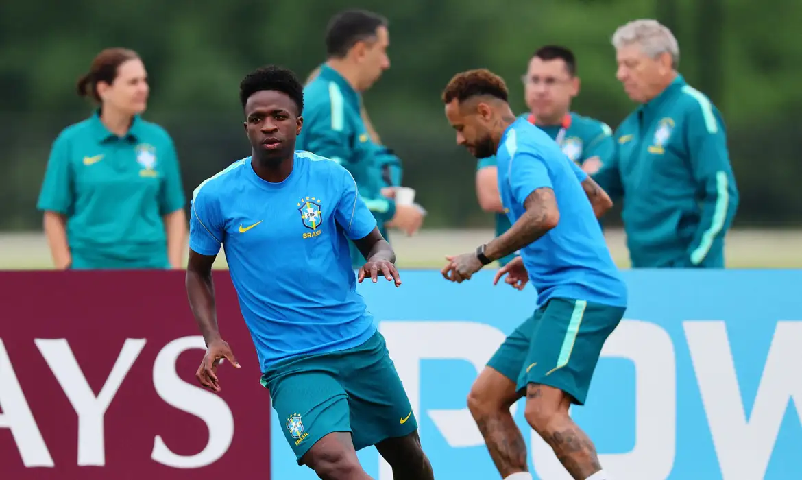 Soccer Football - FIFA World Cup 2026 - Brazil Training - Columbia Park Training Facility, Morristown, New Jersey, U.S. - June 23, 2026  Brazil's Vinicius Junior and Neymar Jr. during training IMAGN IMAGES via Reuters/Vincent Carchietta