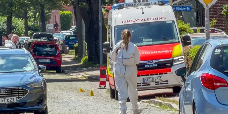 A member of emergency services works at the scene of what the police said was a deadly shooting in the town of Stade, Germany, June 29, 2026.   NEWS5 via REUTERS    THIS IMAGE HAS BEEN SUPPLIED BY A THIRD PARTY