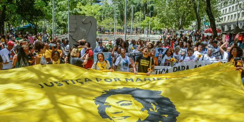 Rio de Janeiro (RJ) - 26/12/2024 -100 fotos melhores de 2024, retrospectiva - Foto feita em 14/03/2024 – Ato por Justiça marca os seis anos do assassinato de Marielle Franco, no centro do Rio de Janeiro. Foto: Tomaz Silva/Agência Brasil