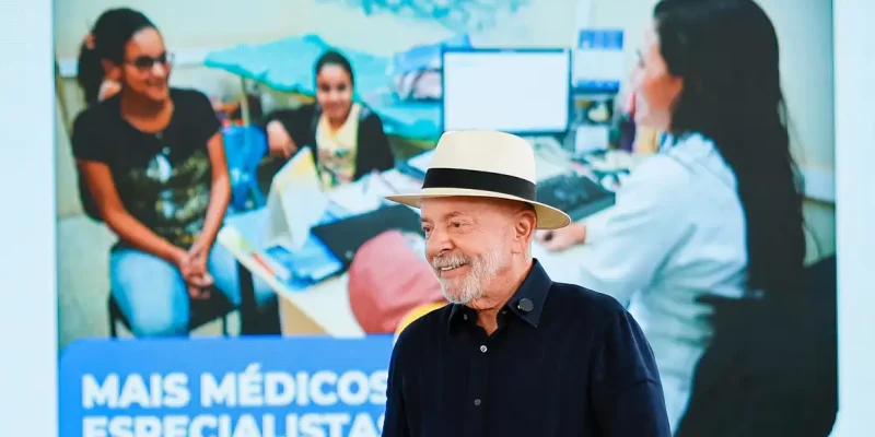 Presidente da República, Luiz Inácio Lula da Silva, durante Anúncio sobre a inauguração do Hospital Universitário da Universidade Federal de Catalão (UFCAT), em Catalão - GO.
