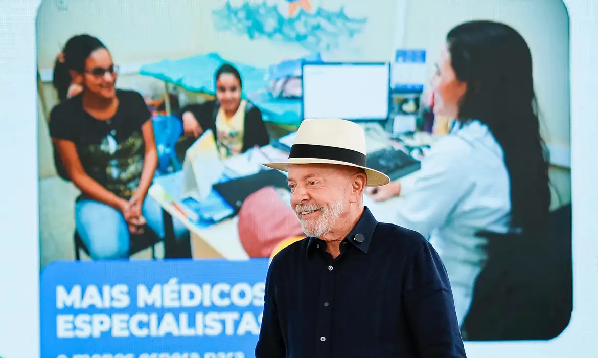 Presidente da República, Luiz Inácio Lula da Silva, durante Anúncio sobre a inauguração do Hospital Universitário da Universidade Federal de Catalão (UFCAT), em Catalão - GO.