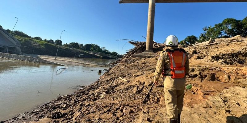 Sena da Madureira (AC), 06/06/2026 - Governo monitora área após queda de ponte em Sena Madureira; bombeiros suspendem navegação no Rio Iaco. Foto: Governo do Acre/Divulgação