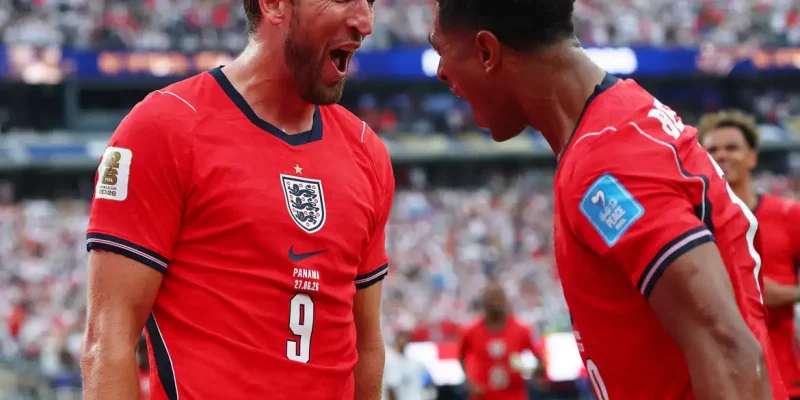 Harry Kane comemora o segundo gol com Jude Bellingham
27 de junho de 2026 IMAGN IMAGES via Reuters/Vincent Carchietta