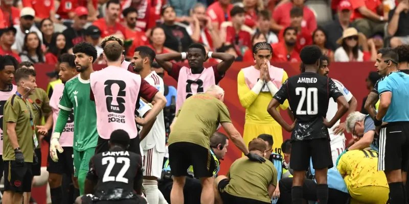 Ismaël Koné recebe tratamento no gramado
18 de junho de 2026 Anne-Marie Sorvin-Imagn Images