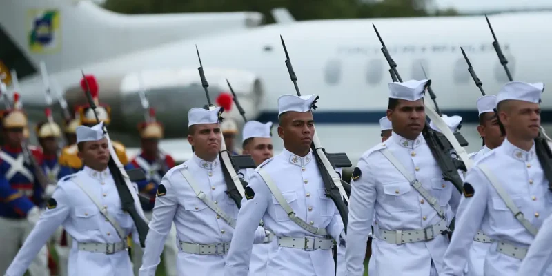 O Ministro da Defesa, Fernando Azevedo e Silva, participa da solenidade militar em comemoração ao nono aniversário de criação do Estado-Maior Conjunto das Forças Armadas (EMCFA) do Ministério da Defesa