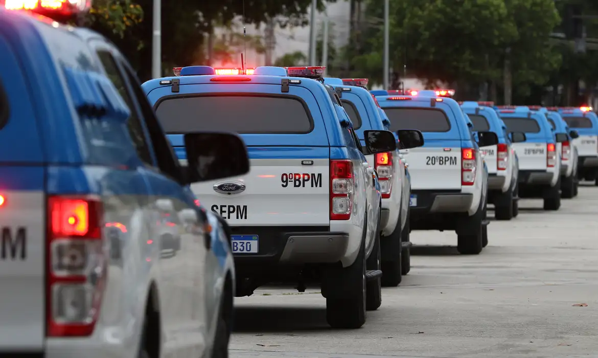 A secretaria de estado de Polícia Militar do Rio de Janeiro entrega  mais um lote de 114 viaturas adquiridas no ano passado para recompor a frota da corporação.