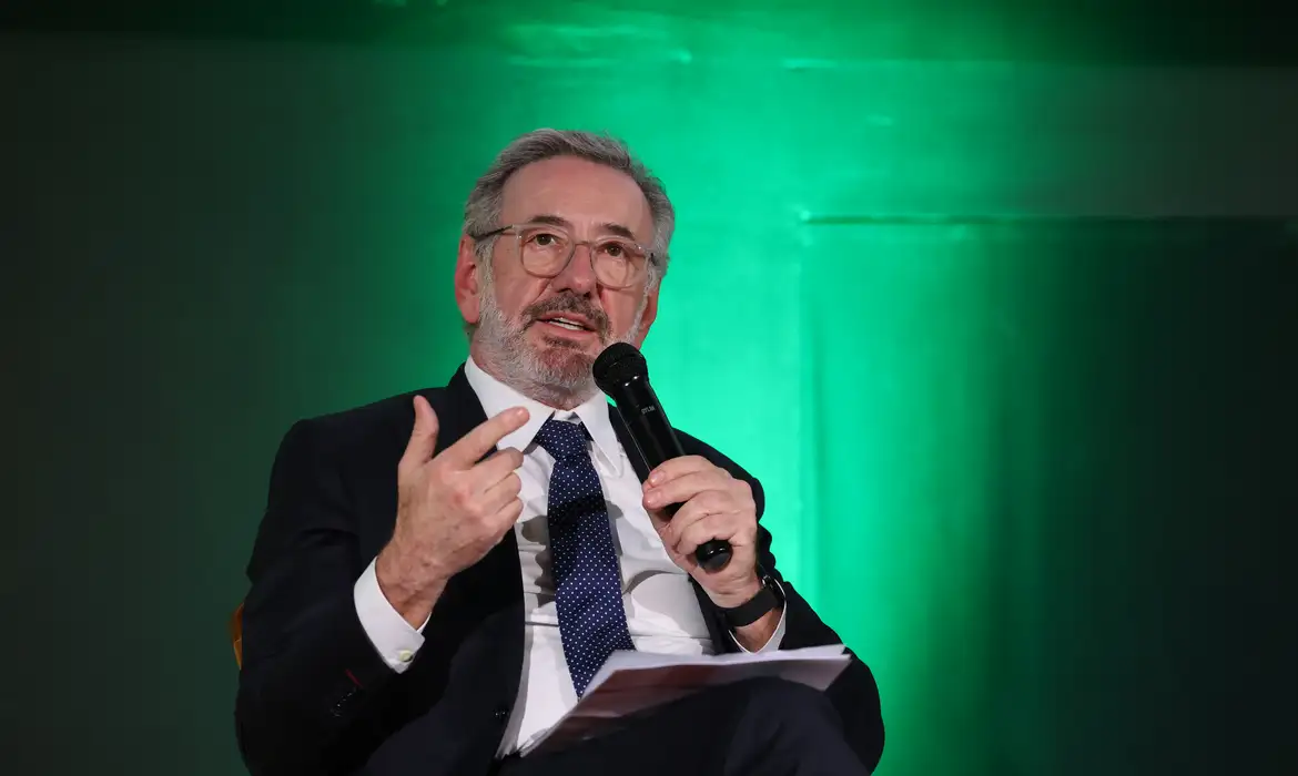 Rio de Janeiro (RJ), 25/05/2026 - O ministro do Estado do Desenvolvimento, Indústria, Comércio e Serviços, Márcio Elias Rosa, lança o Programa da Nova Indústria do Audiovisual Brasileiro, em parceria com a Federação da Indústria e Comércio Audiovisual - FICA, no Cinesystem Belas Artes. Foto: Rovena Rosa/Agência Brasil