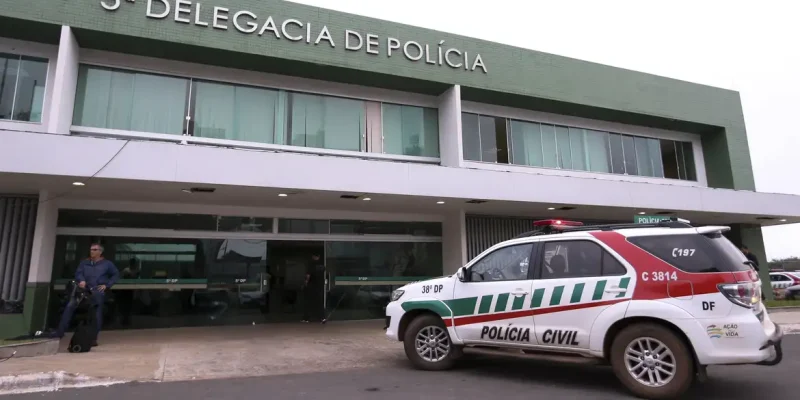 Brasília - Polícia Civil do DF cumpre 28 mandados de prisão e 35 de busca e apreensão na operação Delivery contra o tráfico de drogas, na Esplanada dos Ministérios (Marcelo Camargo/Agência Brasil)